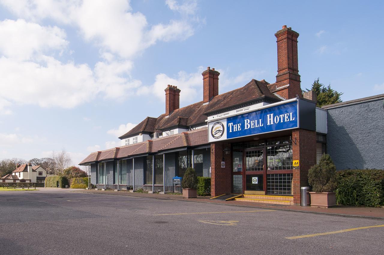 The Bell Hotel Епинг Екстериор снимка
