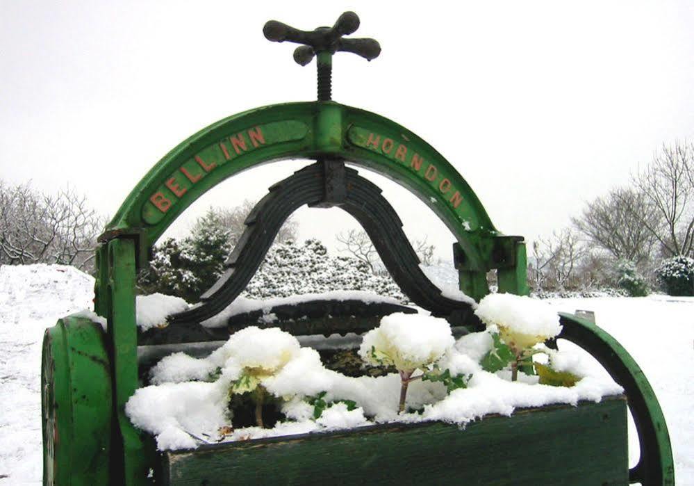 The Bell Hotel Епинг Екстериор снимка